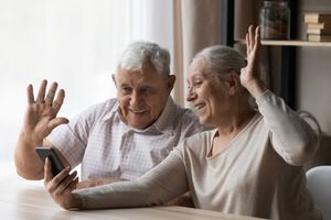 Mensajes y videollamadas por WhatsApp