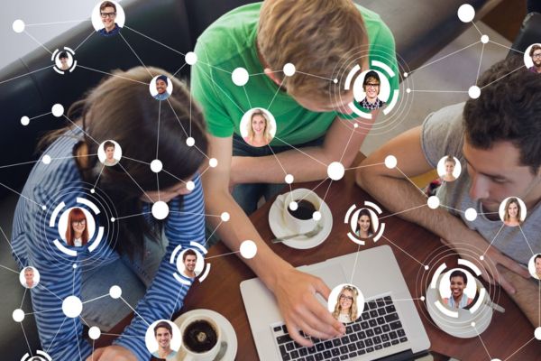 Creación y moderación de comunidades online